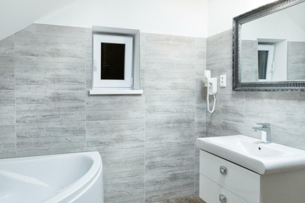 Villa Centrum Apartmany S Ranajkami A Saunou Martin Ngoại thất bức ảnh