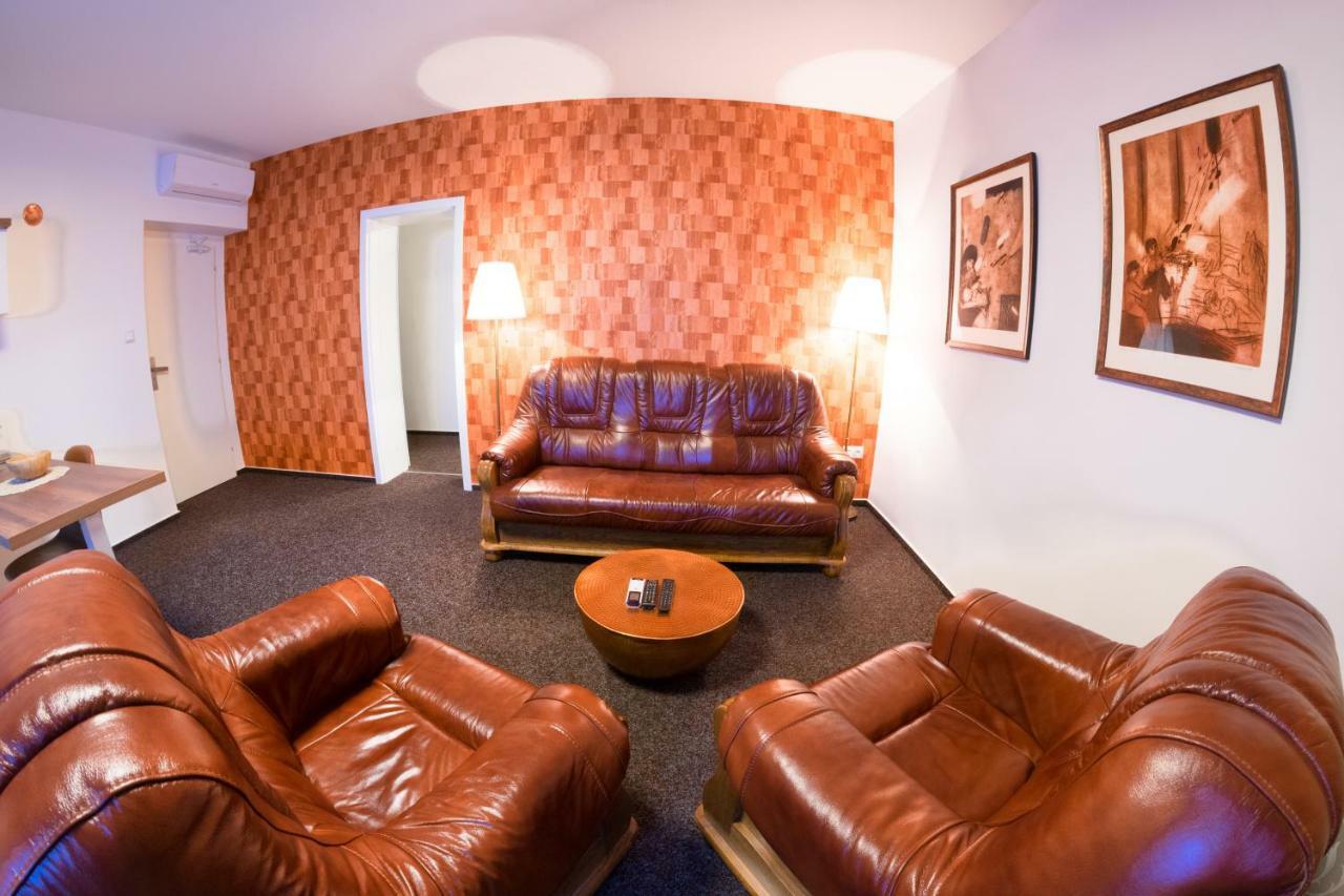 Villa Centrum Apartmany S Ranajkami A Saunou Martin Ngoại thất bức ảnh
