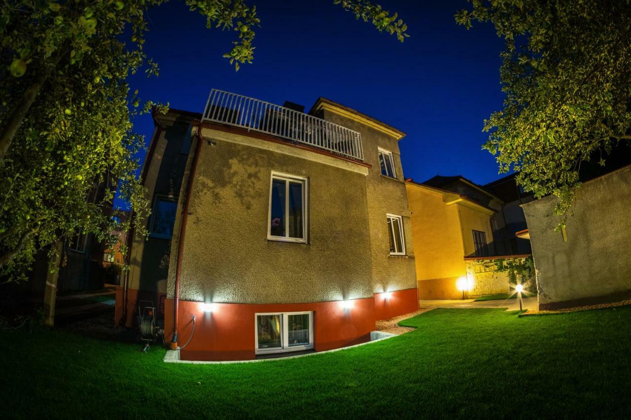 Villa Centrum Apartmany S Ranajkami A Saunou Martin Ngoại thất bức ảnh